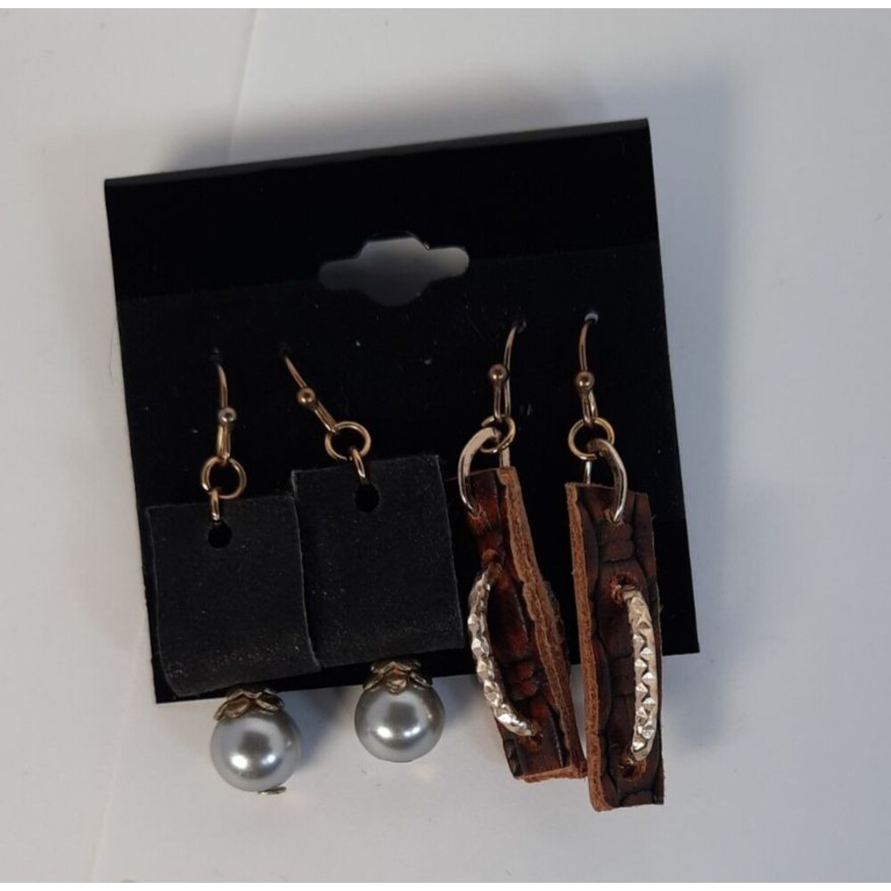 Set of 2 Leather Dangle Earrings 1 Brown Decorative w/metal 1 Black w/ bead